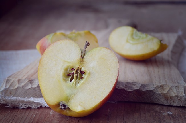 apple-1248811_1920
